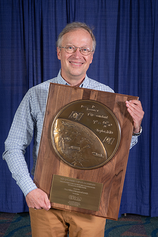 Dr. Oliver Montenbruck Receives Prestigious Johannes Kepler Award from ION