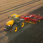 The new JCB Fastrac iCON features the industry-leading Hexagon | NovAtel SMART7 GNSS receiver
