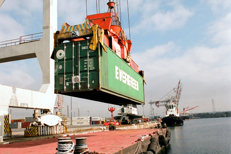 LOCFIT satellite uplinks for position bounding of shipping containers; Photo by Peter Gutierrez